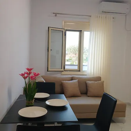 Aiden's House 2 * Vlorë