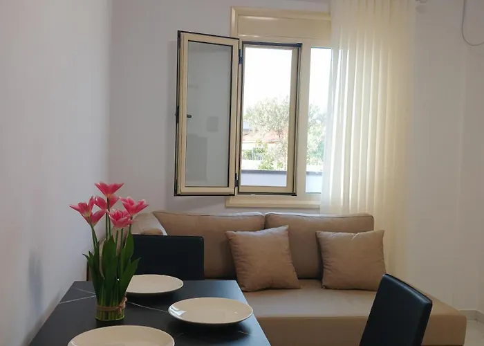 Aiden's House 2 * Vlorë