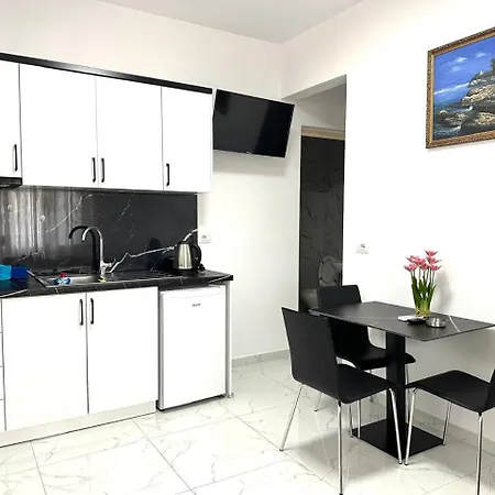 Aiden's House 2 Affittacamere