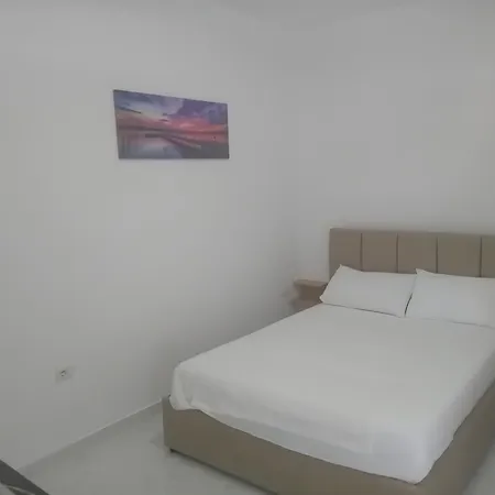 Pensjonat Taku 2 *